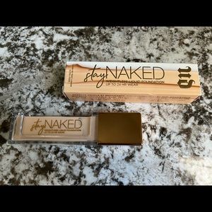 Urban Decay - Stay Naked Weightless Liquid Foundation